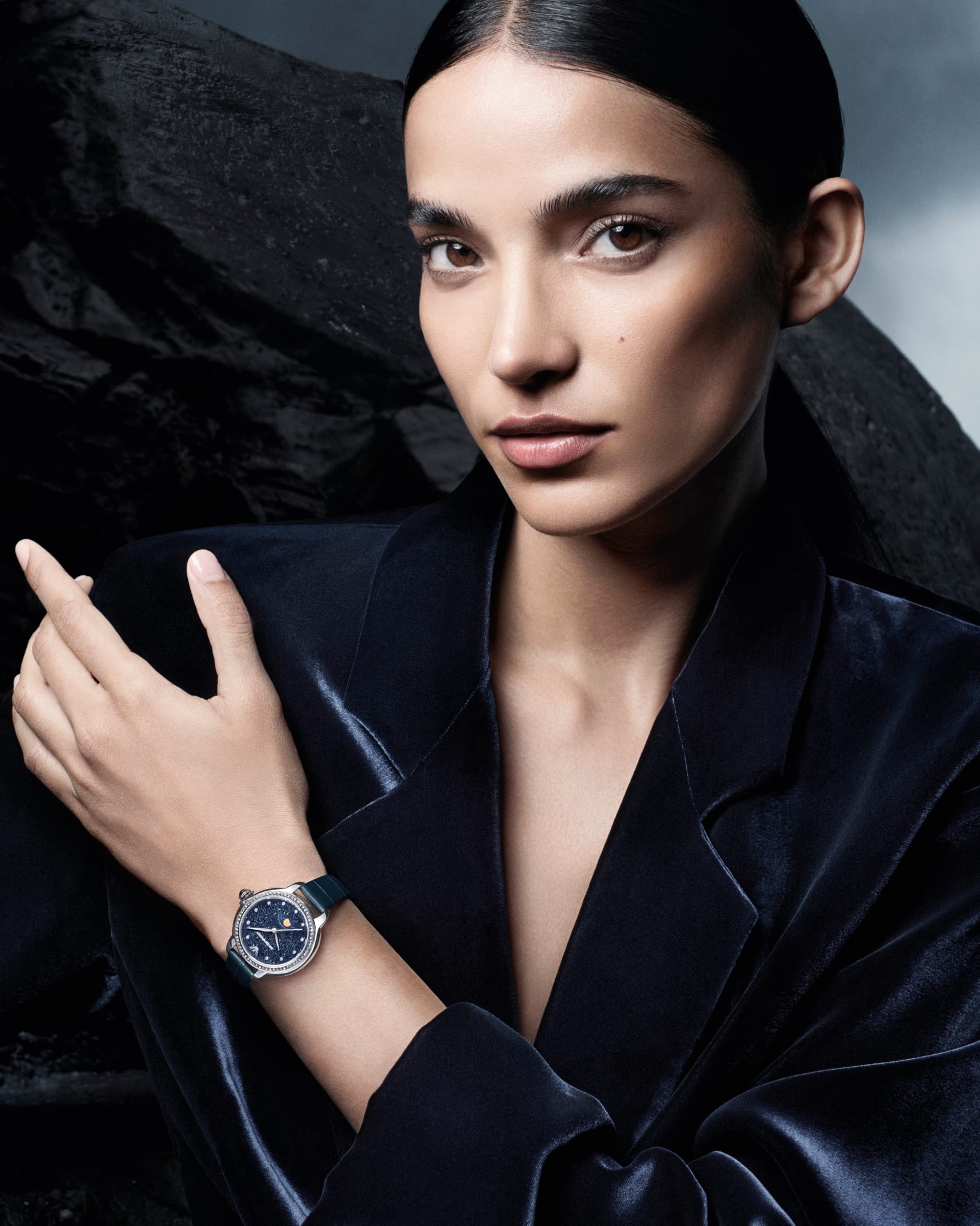 FW24-25_EA_ADV_GLOBAL_WATCHES_05_1080X1350